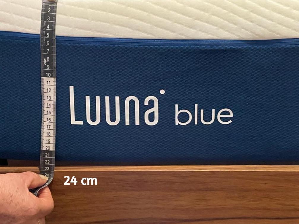 O Luuna Blue tem um total de 24cm de altura.